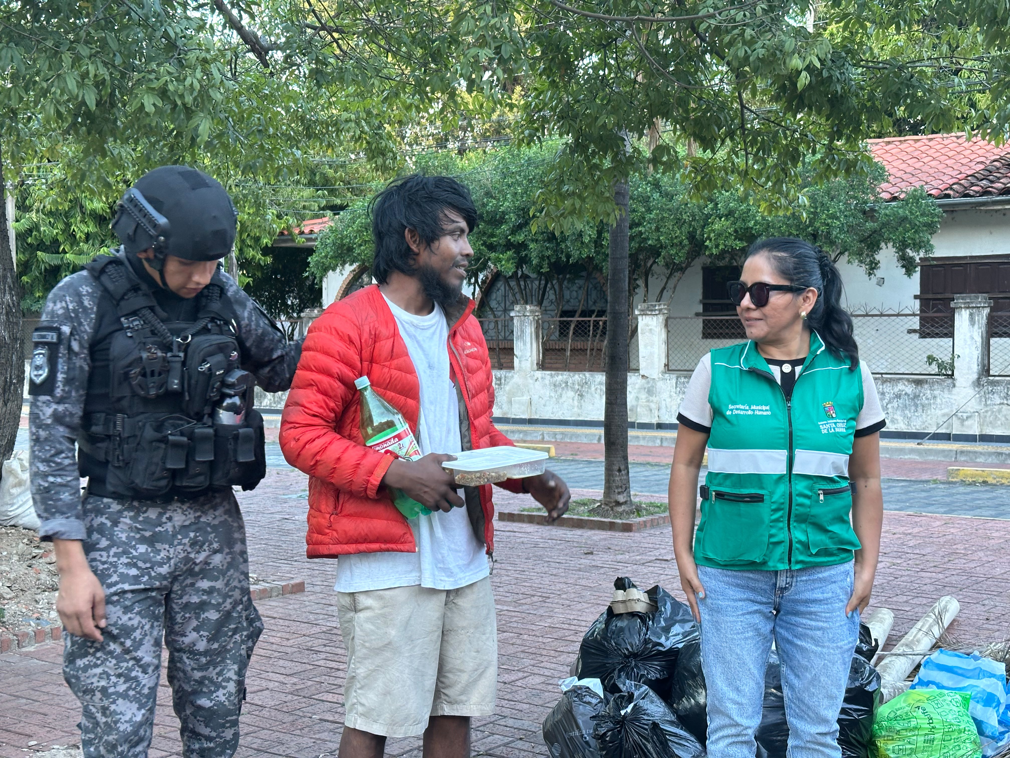 Gobierno autónomo municipal de santa cruz de la sierra lideró operativo interinstitucional para brindar atención a personas en situación de calle